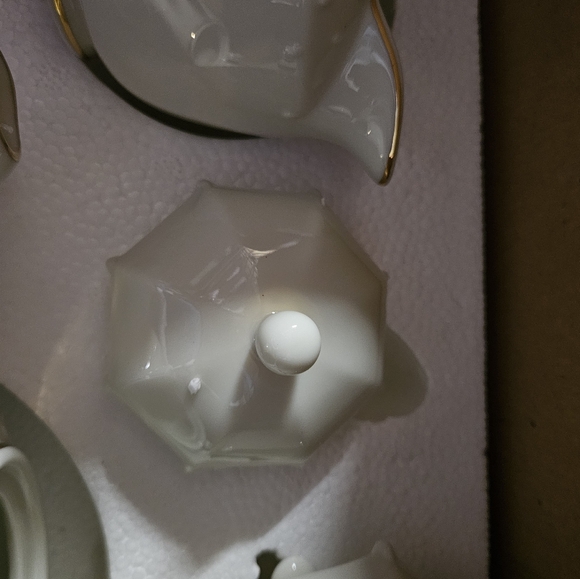 Hummel Hostess Tea Set NEW IN BOX 24K gold trim - Picture 7 of 11